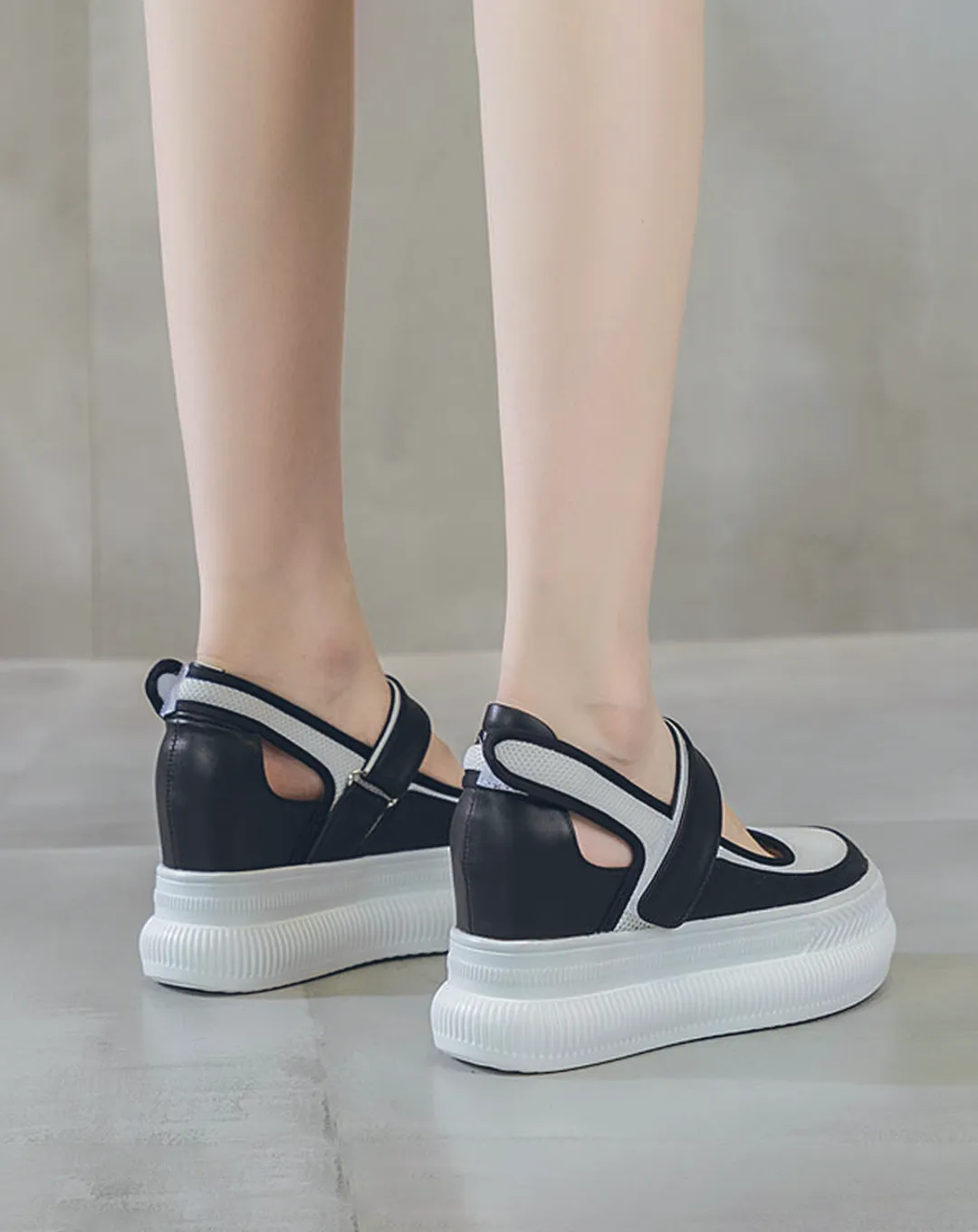 ♀ Platform Sporty Sandals