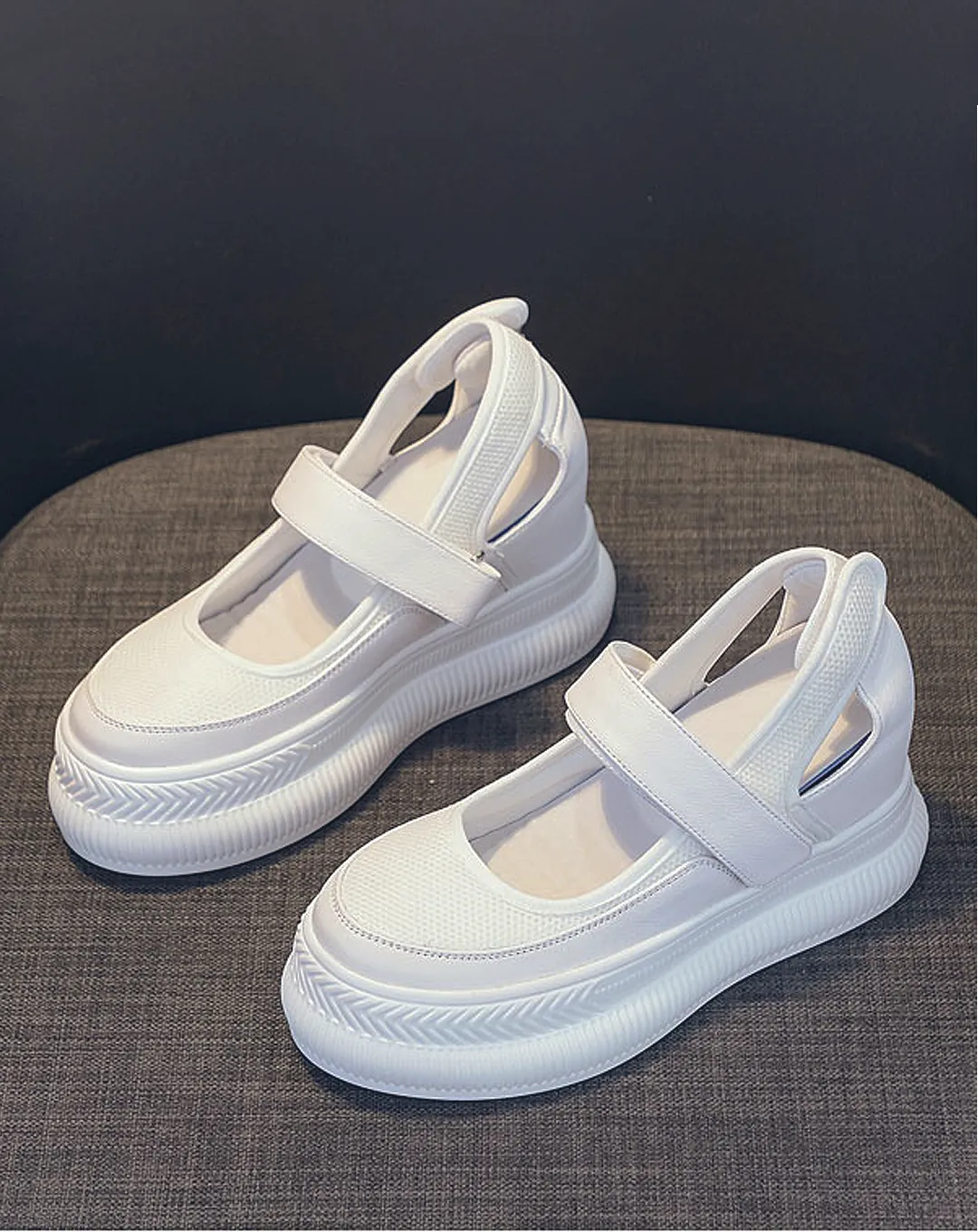 ♀ Platform Sporty Sandals