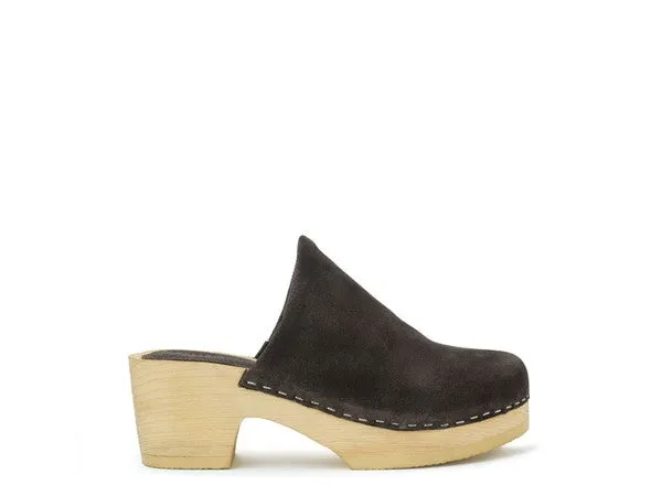 EM TAUPE SUEDE CLOGS