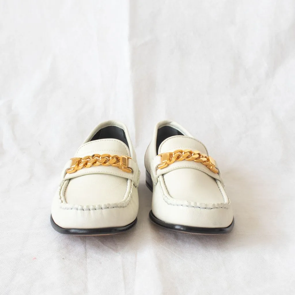 Gucci white leather loafer with gold chain, 36.5