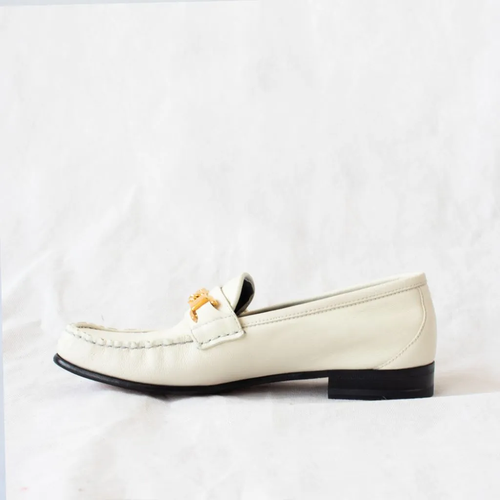 Gucci white leather loafer with gold chain, 36.5