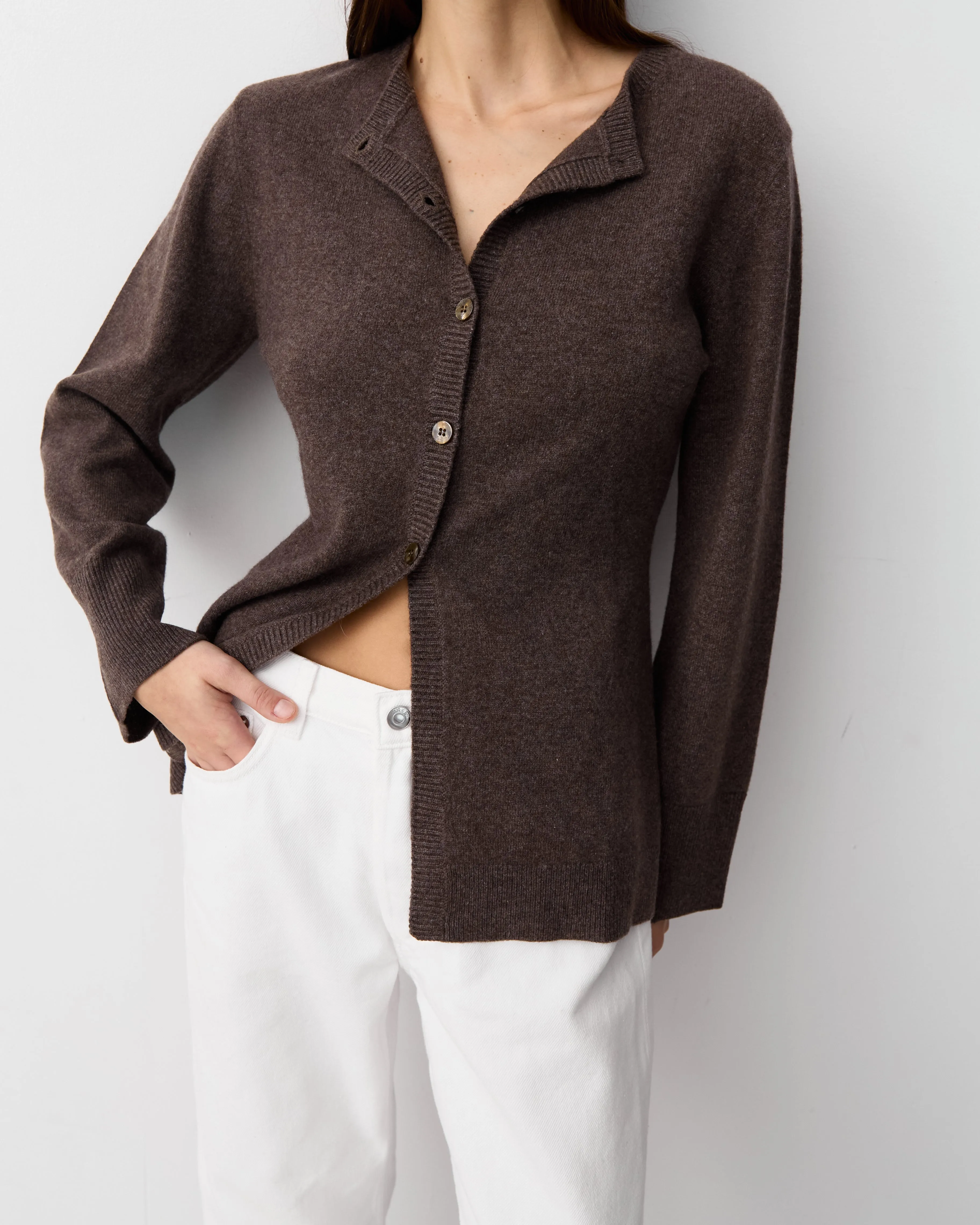 THE TAILORED CARDIGAN - CHESTNUT BROWN