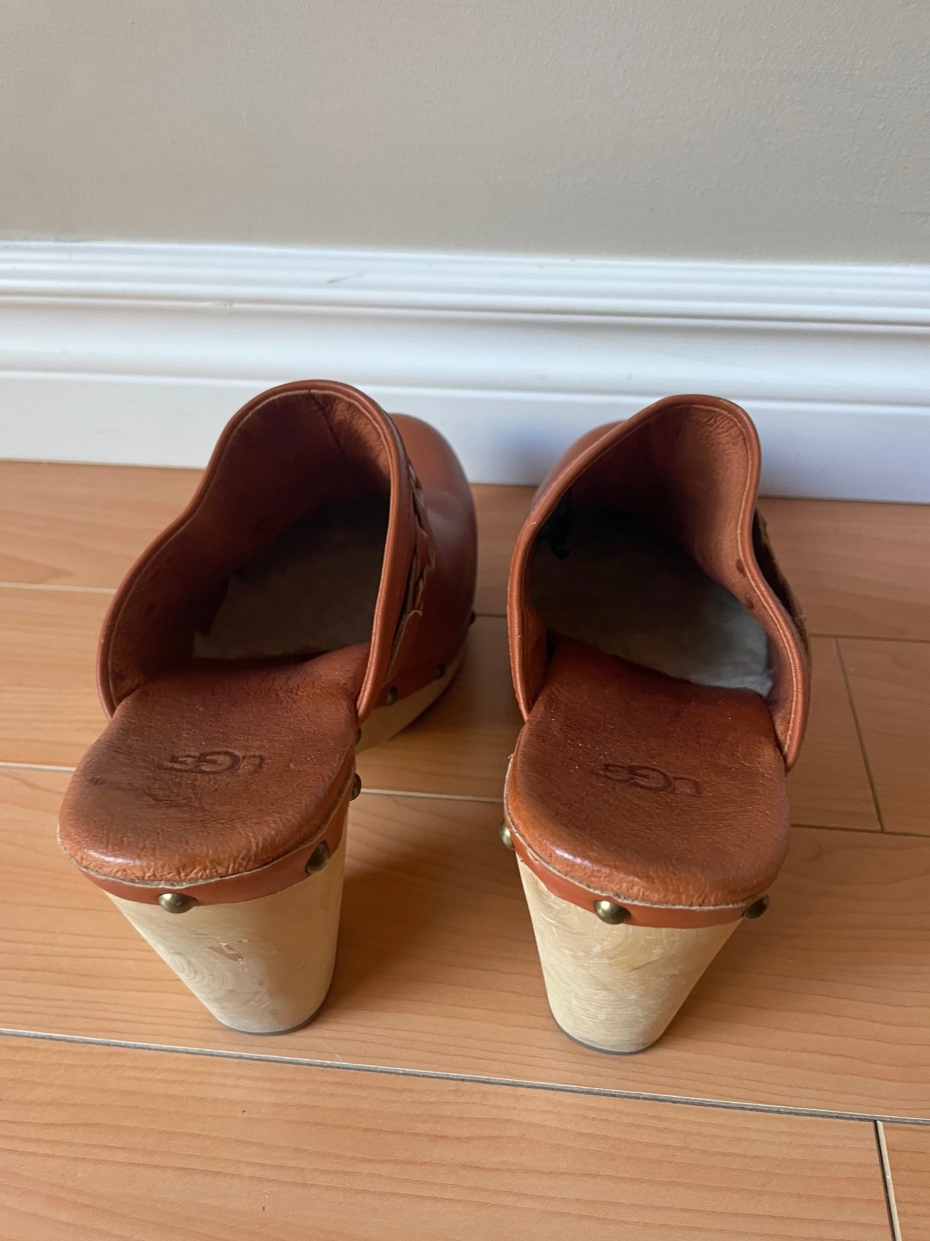 Ugg Kaylee Caramel Leather Platform Clogs - Size 8