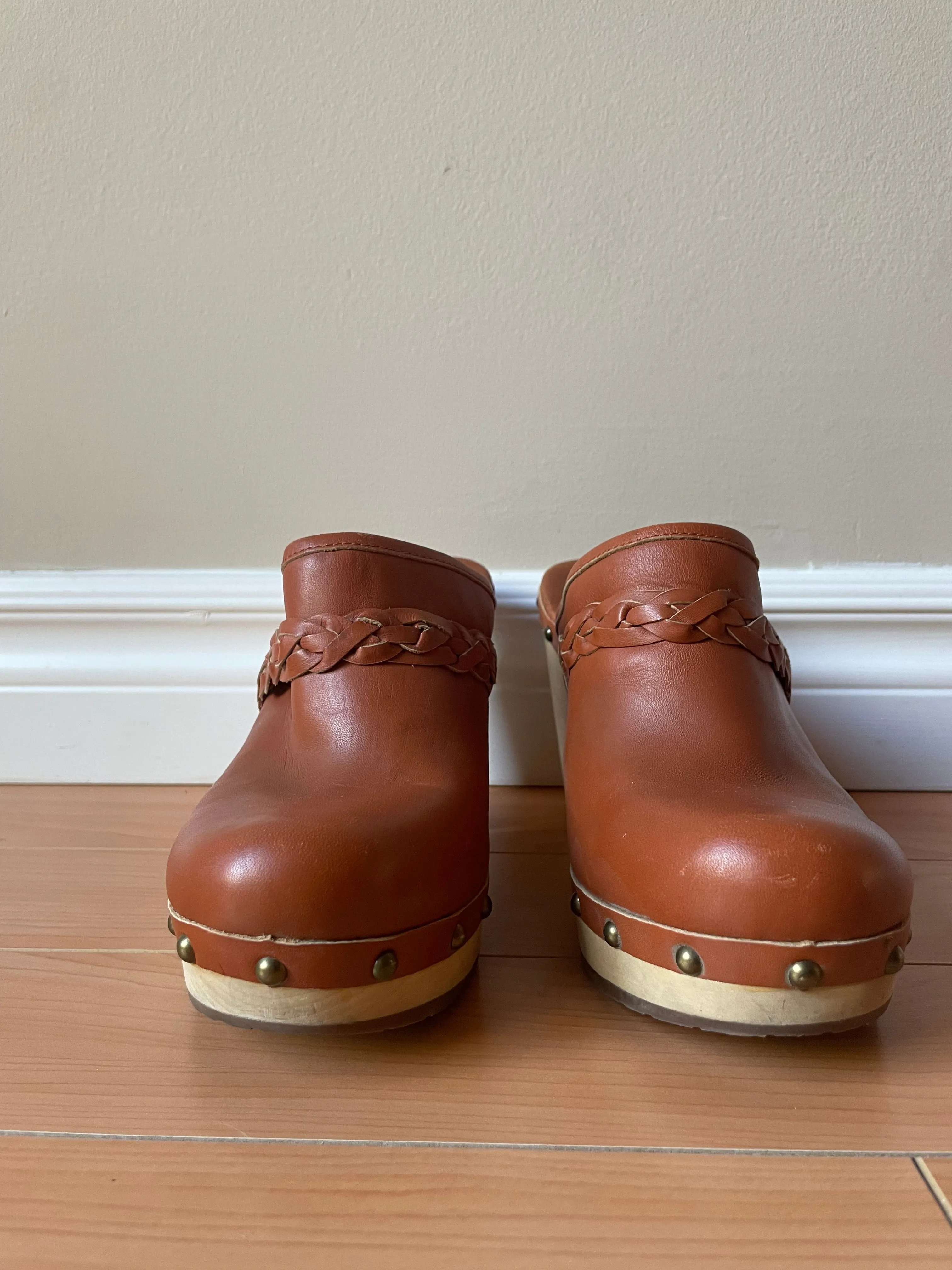 Ugg Kaylee Caramel Leather Platform Clogs - Size 8